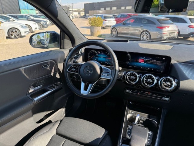 Mercedes-Benz GLA 220