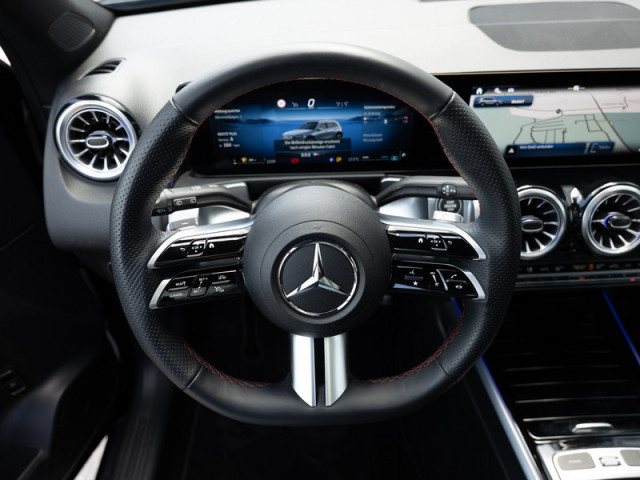 Mercedes-Benz GLB 220